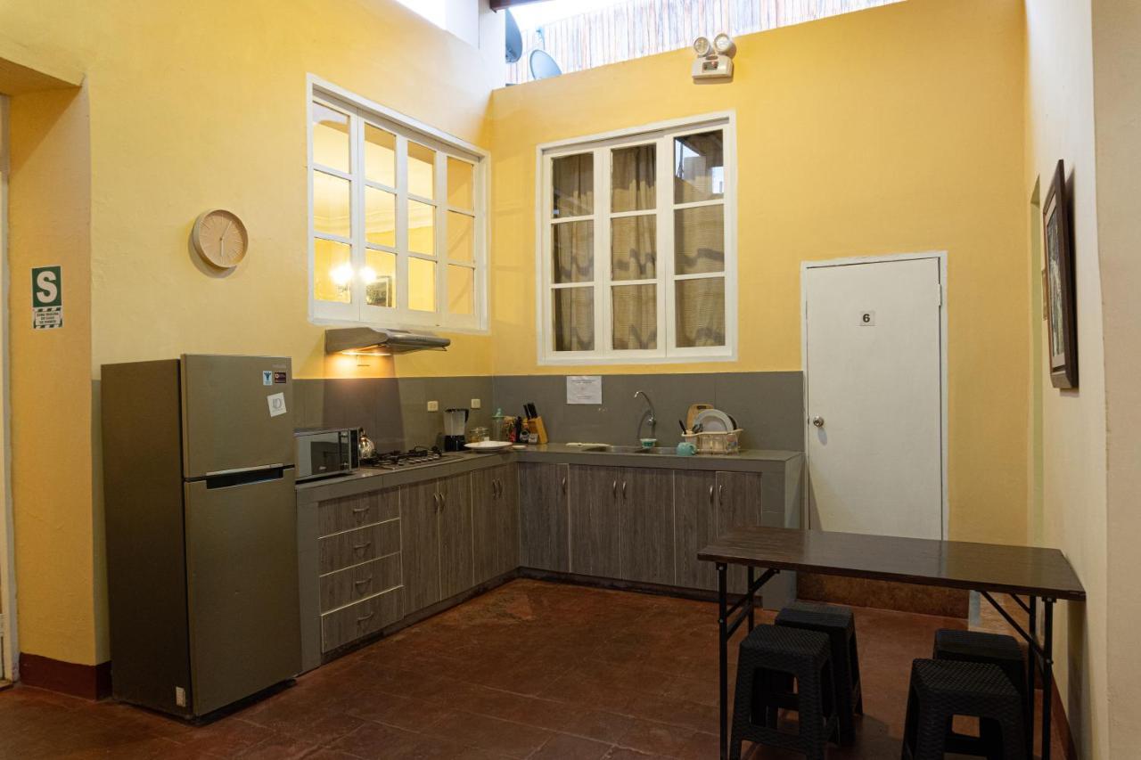 Wild Olive Guest House Ика Экстерьер фото