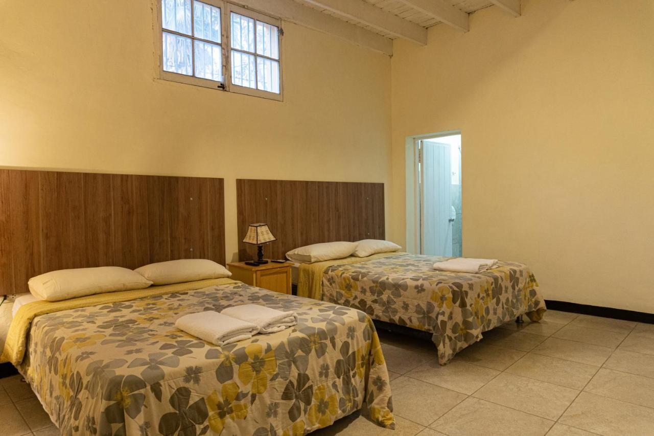 Wild Olive Guest House Ика Экстерьер фото