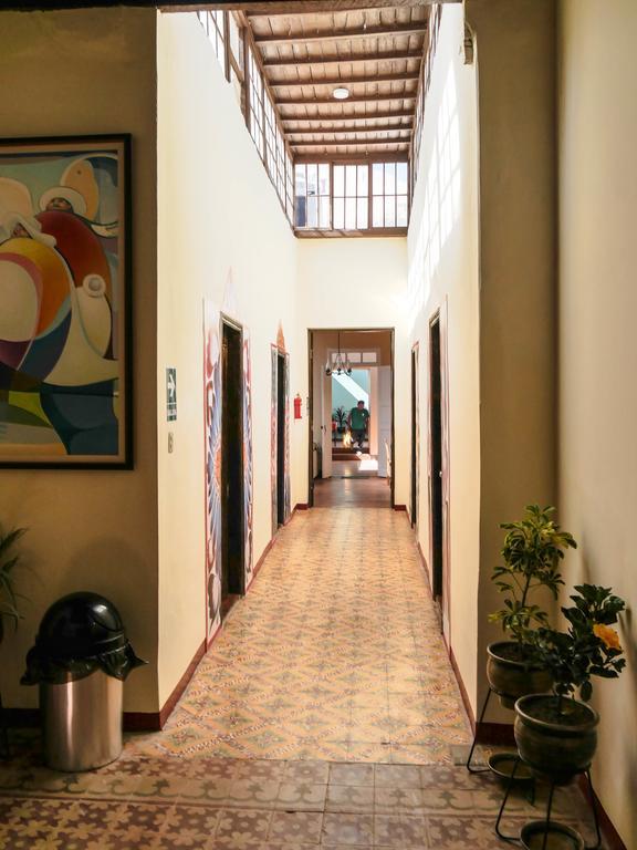 Wild Olive Guest House Ика Экстерьер фото